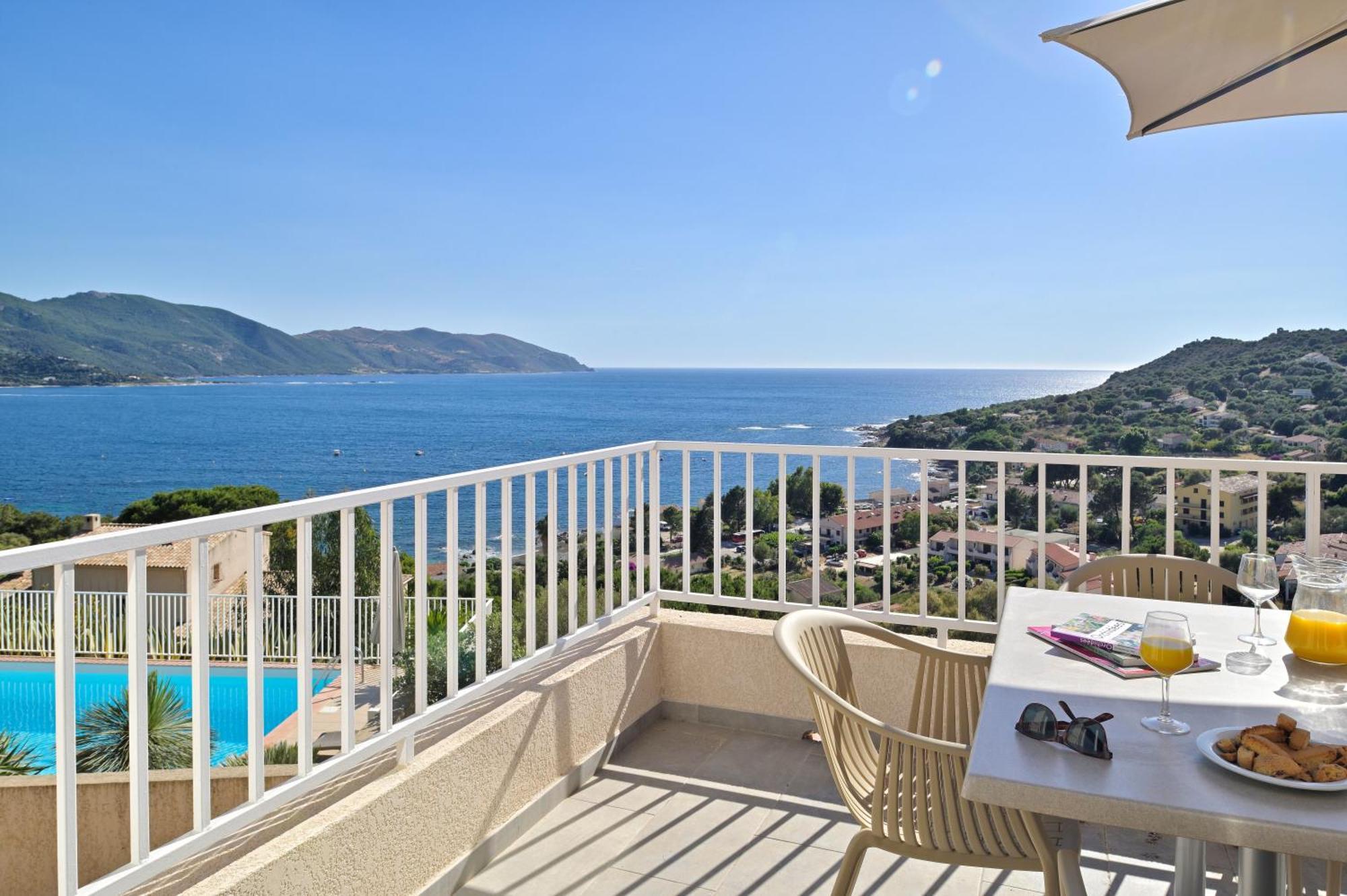 Residence Roc E Mare ตูกเซีย ภายนอก รูปภาพ